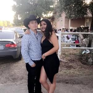 Meet your Posher, Abril